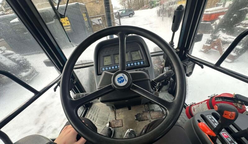 
								Used 2000 New Holland TS 110 full									